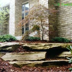 Greenscape Landscaping Inc - Natural stone retaining wall