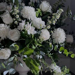 Solano Flower Shop - Visual of the arrangement Amir did for me, for my Grandma Crissie's memorial, January 2024