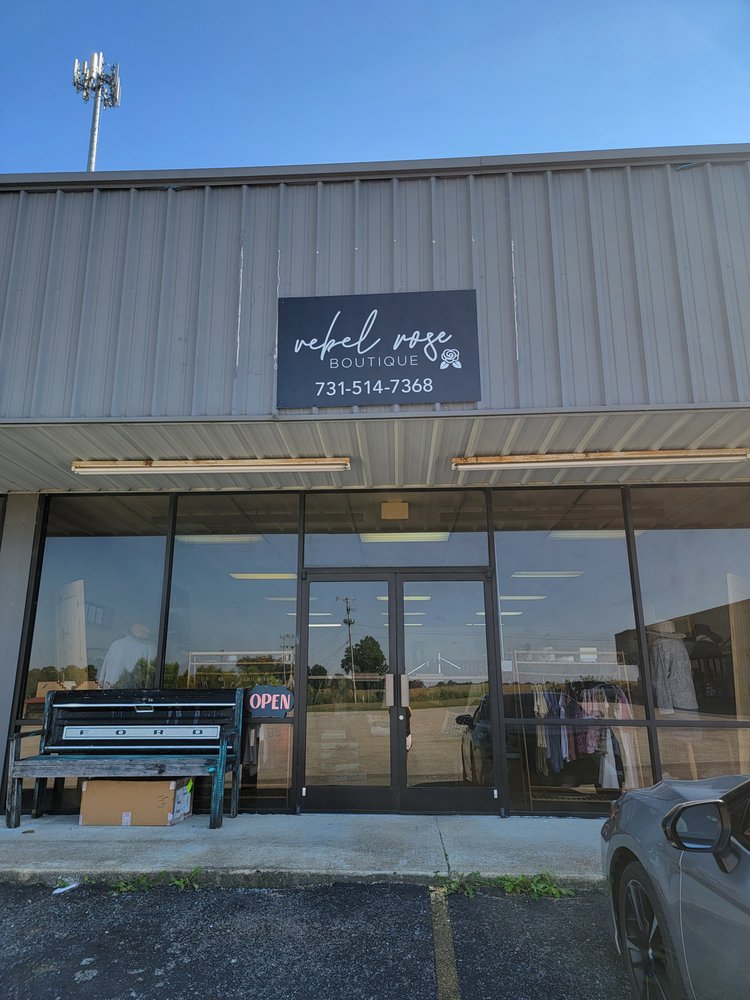 Rebel Rose Boutique Logo