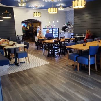 Perry's Restaurant - the dining area of the restaurant - Lounges Near Me - Odenton, Maryland