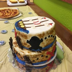 Iona May's Kitchen - Pirate themed birthday cake, other side