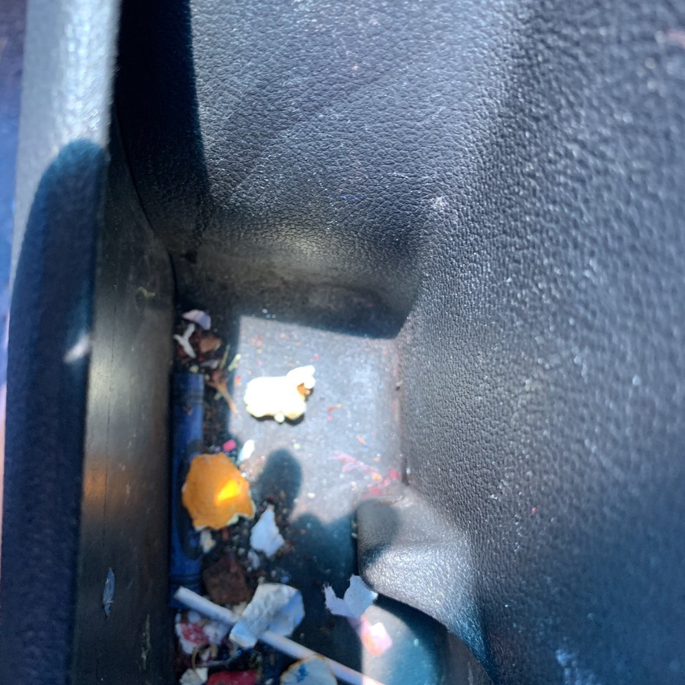 Side passenger cup holder