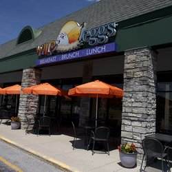Wild Eggs - Patio seating