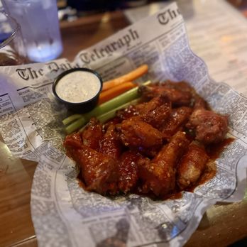 Flat Iron Tap - Wings - Burgers Near Me - Lake Geneva, Wisconsin