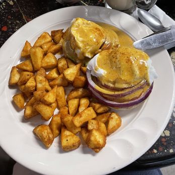 Caffe Latte Restaurant - Eggs Benedict - Coffee & Tea Near Me - Sacramento, California