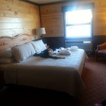 Reid Ridge Lodge - Most Comfortable Bed Ever!! - Hotels Near Me - Blue Ridge, Georgia Reid Ridge Lodge - Most Comfortable Bed Ever!! - Hotels Near Me - Blue Ridge, Georgia