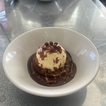 Ad Hoc & Addendum - Warm chocolate brownie - New American Near Me - Yountville, California