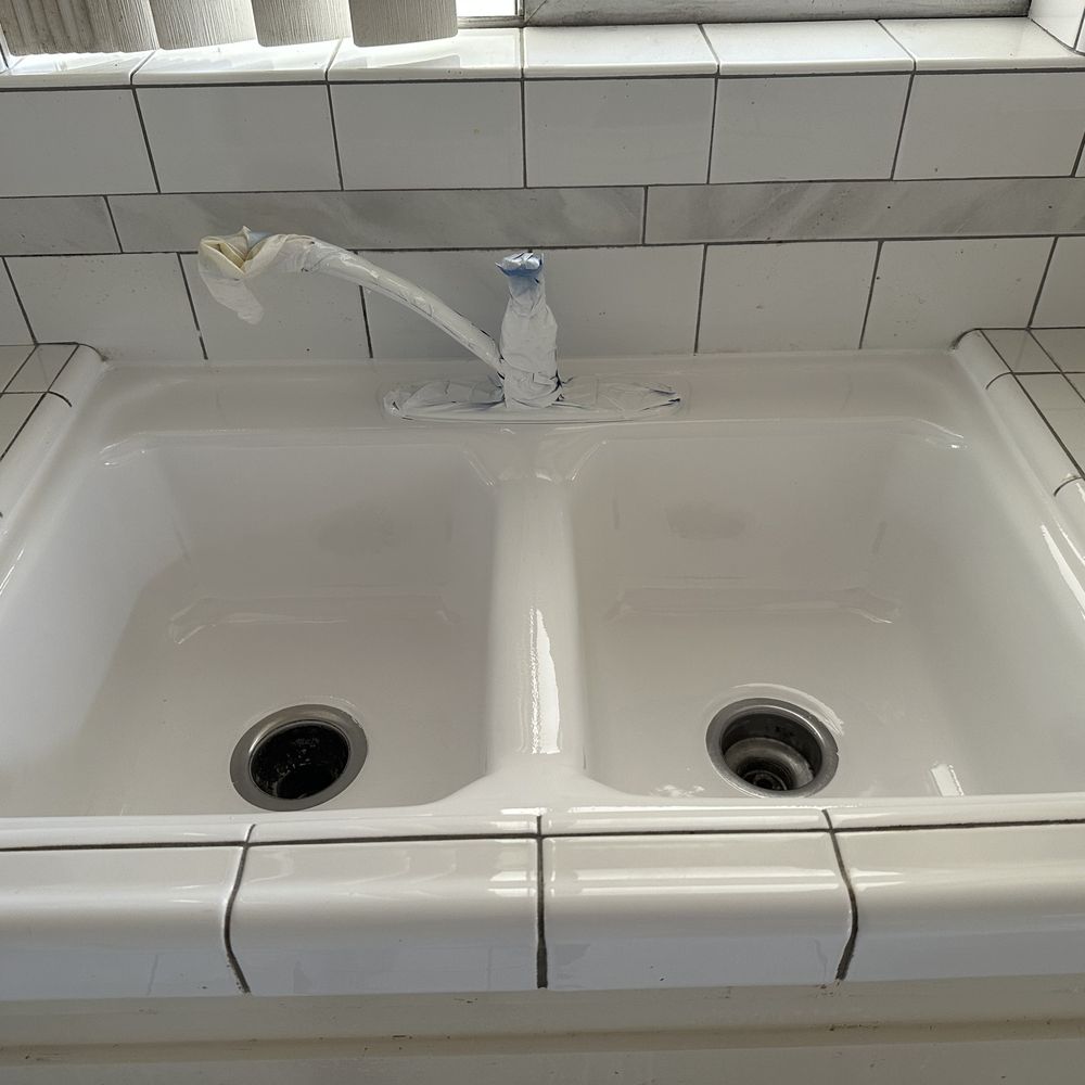 Simply Reglaze - Brand new reglazed sink looking great! - Refinishing Services Near Me - Burbank, California Simply Reglaze - Brand new reglazed sink looking great! - Refinishing Services Near Me - Burbank, California