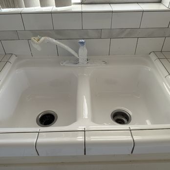 Simply Reglaze - Brand new reglazed sink looking great! - Refinishing Services Near Me - Burbank, California Simply Reglaze - Brand new reglazed sink looking great! - Refinishing Services Near Me - Burbank, California