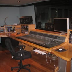 Fang Studios - Studio B