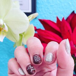 Le Petit Nail Spa - Valentine's Nail 2023