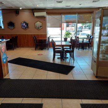 El Pollo Restaurant & Bar - Inside - Spanish Near Me - Staten Island, New York