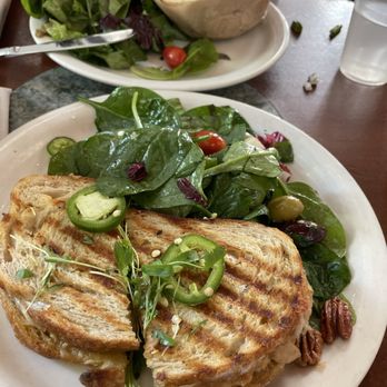 Urth Caffé-Pasadena - Grilled Cilantro Chicken Breast with Pesto Panini El Diablo - Cafes Near Me - Pasadena, California