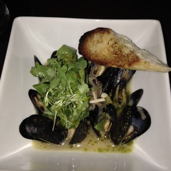 Niche Restaurant - Steamed Mussels - New American Near Me - Geneva, Illinois Niche Restaurant - Steamed Mussels - New American Near Me - Geneva, Illinois