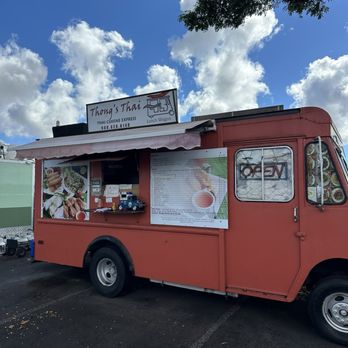 Thong's Thai Lunch Wagon - Food Trucks Near Me - Waipahu, Hawaii