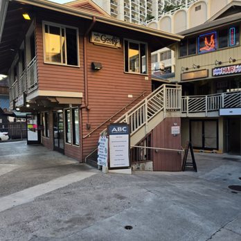 Goofy Cafe & Dine - Cafes Near Me - Honolulu, Hawaii Goofy Cafe & Dine - Cafes Near Me - Honolulu, Hawaii