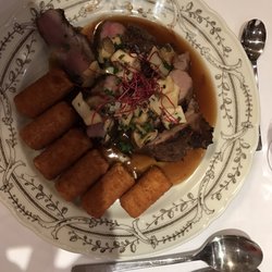 Dorfschänke - Wildschweinrücken mit Kräutersaibling