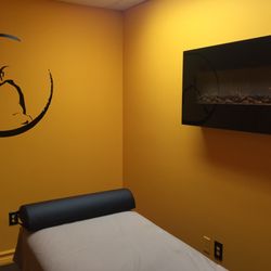 Highlander Physical Therapy, Acupuncture, & Chiropractic - Acupuncture Treatment Room