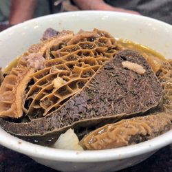 明苑粉麵茶餐廳 - Assorted Braised Beef innards