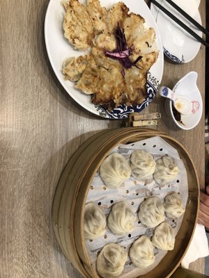 Sammi & Soupe Dumpling - (Ste-Catherine St. O) by null