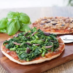 The Green Palate - Giovanni Pizzetta: Tomato Basil Sauce, Broccoli-Rabe, Kalamata Olives