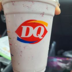 Dairy Queen Grill & Chill - Strawberry Shake