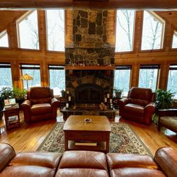 Laurel Ridge Bed and Breakfast - The main common area living room with fireplace.