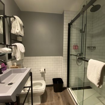 Moxy Boston Downtown - Bathroom - Hotels Near Me - Boston, Massachusetts Moxy Boston Downtown - Bathroom - Hotels Near Me - Boston, Massachusetts
