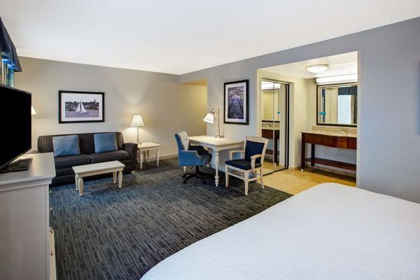 Hampton Inn & Suites Cape Cod-West Yarmouth by null