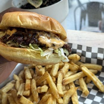 Simple Burger - Burgers Near Me - Toronto, Ontario Simple Burger - Burgers Near Me - Toronto, Ontario
