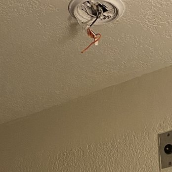 Days Inn by Wyndham Encinitas Moonlight Beach - Missing smoke detector - Hotels Near Me - Encinitas, California Days Inn by Wyndham Encinitas Moonlight Beach - Missing smoke detector - Hotels Near Me - Encinitas, California