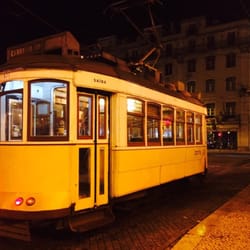 Eléctrico 15 - À espera da hora de partida, da Praça da Figueira