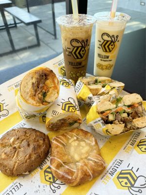 Yellow Bee Market & Cafe by null