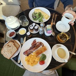 Breakfast - omelette and New England breakfast