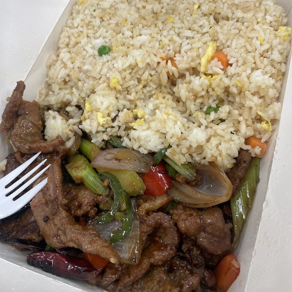 Mandarin Delight - Mongolian beef 0ver fried rice.( with onion and bell pepper and red chilie peppers. I also ask them to add jalapeño. ) - Chinese Near Me - Dublin, California Mandarin Delight - Mongolian beef 0ver fried rice.( with onion and bell pepper and red chilie peppers. I also ask them to add jalapeño. ) - Chinese Near Me - Dublin, California