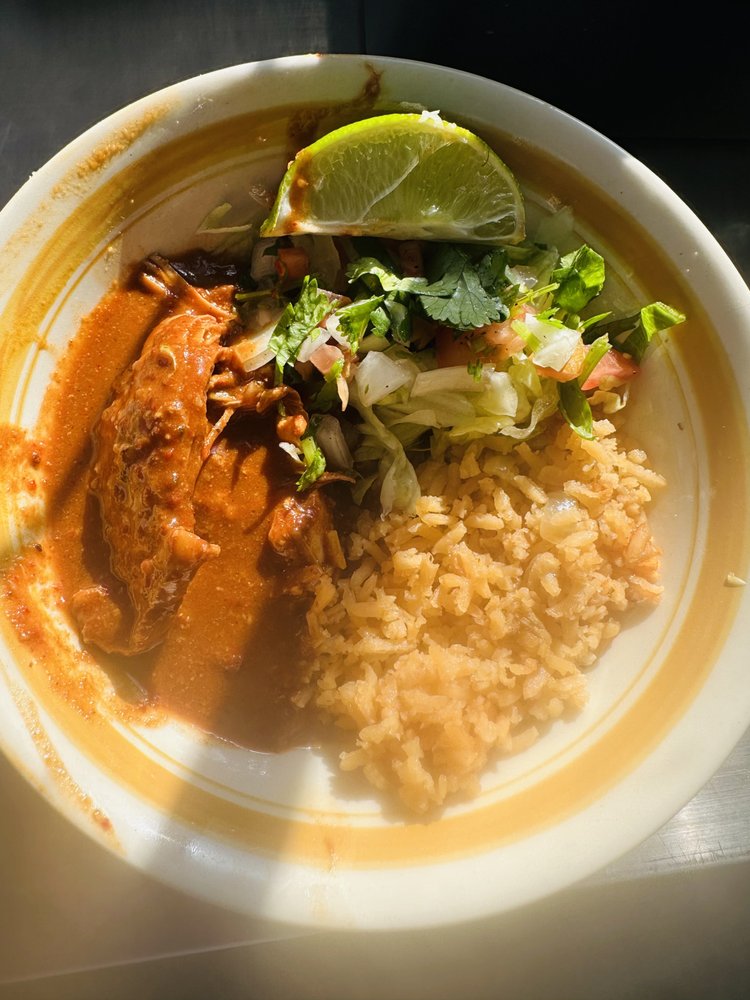 Food from El Encanto Mexicano