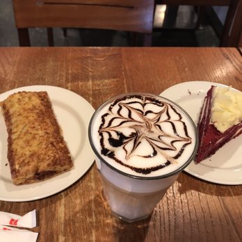 Hema - Kase pastrie, red velvet & cherry cake, yummy latte - Department Stores Near Me - Hoorn, New Hampshire