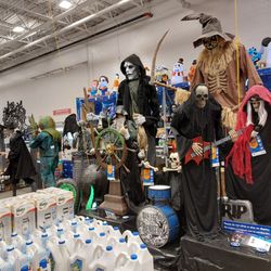 Lowe's Home Improvement - Gearing up for Halloween!