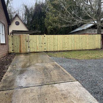 Bonts Restoration - Fence with 2 door swing gate - Carpenters Near Me - Jacksonville, Florida Bonts Restoration - Fence with 2 door swing gate - Carpenters Near Me - Jacksonville, Florida