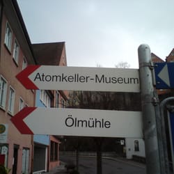 Atomkeller-Museum - Ortshinweis Schild.