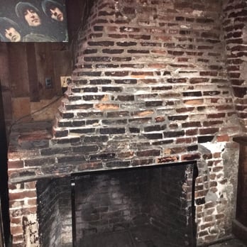 Murf's BackStreet Tavern - Dive Bars Near Me - Sag Harbor, New York