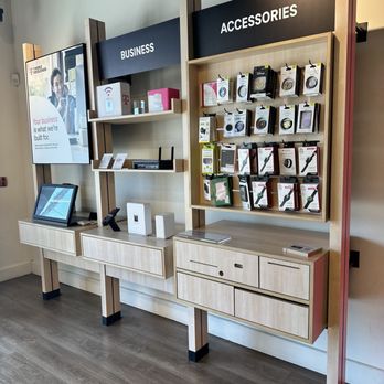 T-Mobile Experience Store - Mobile Phones Near Me - Stockton, California T-Mobile Experience Store - Mobile Phones Near Me - Stockton, California