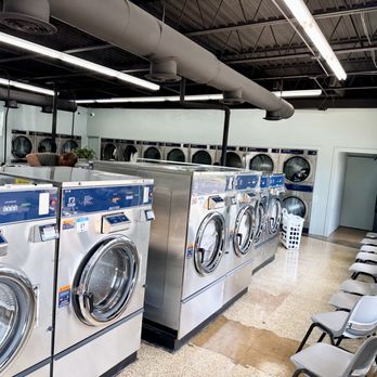 Ellie's Laundry - Very clean, nice laundromat - Laundromat Near Me - Memphis, Tennessee Ellie's Laundry - Very clean, nice laundromat - Laundromat Near Me - Memphis, Tennessee