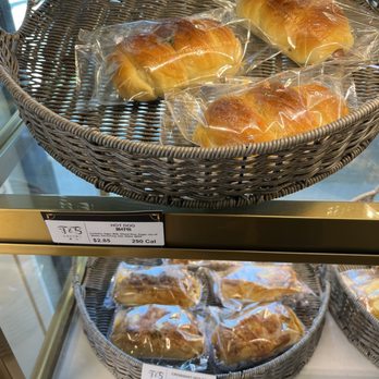 T&5 Cafe Bakery - Hot dog bun - Bakeries Near Me - Folsom, California
