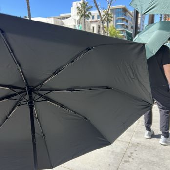Cheesesteaks by Matū | Pasadena - Umbrellas for shade in line - Cheesesteaks Near Me - Pasadena, California Cheesesteaks by Matū | Pasadena - Umbrellas for shade in line - Cheesesteaks Near Me - Pasadena, California