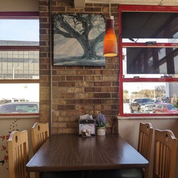 Istanbul Gyro & Kebab - Interior/dining space - Mediterranean Near Me - Norfolk, Virginia Istanbul Gyro & Kebab - Interior/dining space - Mediterranean Near Me - Norfolk, Virginia