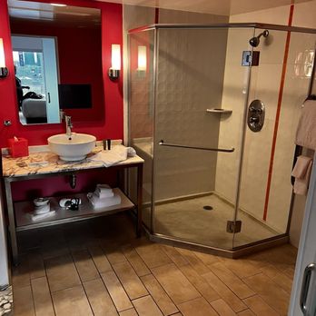 Flamingo Las Vegas - Bathroom. - Hotels Near Me - Las Vegas, Nevada