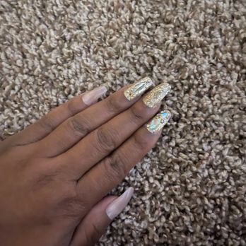 Walgreens - a woman's hand on a carpet - Drugstores Near Me - Saint Charles, Missouri