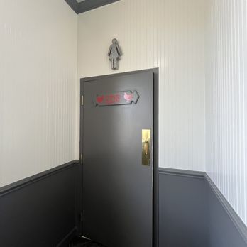 801 Southern Kitchen and Pancake House - Ladies (hens) room - Pancakes Near Me - Advance, North Carolina