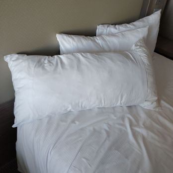 Hotel Novotel Toronto North York - King size pillow shoved into a regular pillow case - Hotels Near Me - Toronto, Ontario Hotel Novotel Toronto North York - King size pillow shoved into a regular pillow case - Hotels Near Me - Toronto, Ontario